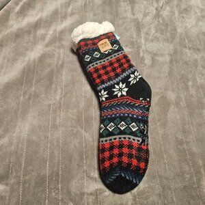 Muk Luks Women’s Fair Isle Non-Slip Winter Cabin Socks (L/XL 8-10)